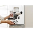 Kép 10/12 - Gorenje SVC222230AEW ÁLLÓ POSZÍVÓ 2IN1 - 250W; 2in1 porszívó + morzsaporszívó; AntiTangle technológia;0,7 literes portartály űrtartalom; vezeték nélküli működés; LED világítás