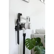 Kép 5/12 - Gorenje SVC222230AEW ÁLLÓ POSZÍVÓ 2IN1 - 250W; 2in1 porszívó + morzsaporszívó; AntiTangle technológia;0,7 literes portartály űrtartalom; vezeték nélküli működés; LED világítás