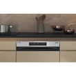 Kép 2/6 - Whirlpool WH7PC15B4M60 Beépíthető Inox kezelő paneles mosogatógép, "C" , 15 teríték, 9,5 l , 10 program, MaxiSpace, flexibilis 3. evőeszközfiók, 6. Érzék technológia, PowerClean Pro,  NaturalDry automatikus ajtónyitás, Öntisztító program, 44 dBA