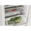 Kép 5/8 - Whirlpool WHC20T573P Beépíthető kombinált hűtő, 212/68 l , D , 6. Érzék Freeze Control, Total No Frost, Metal Multiflow, PUSH TO OPEN rendszer,  LED prémium világítás, digitális kijelző, palacktartó, FreshBox+, Deli Box,  32 dBA, 193,5x54x54,5 cm